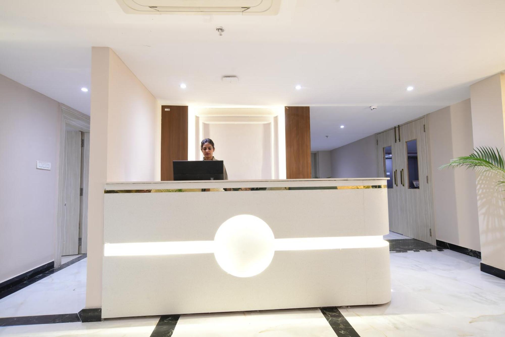 אינדורה Aceotel Premier, Vijay Nagar מראה חיצוני תמונה